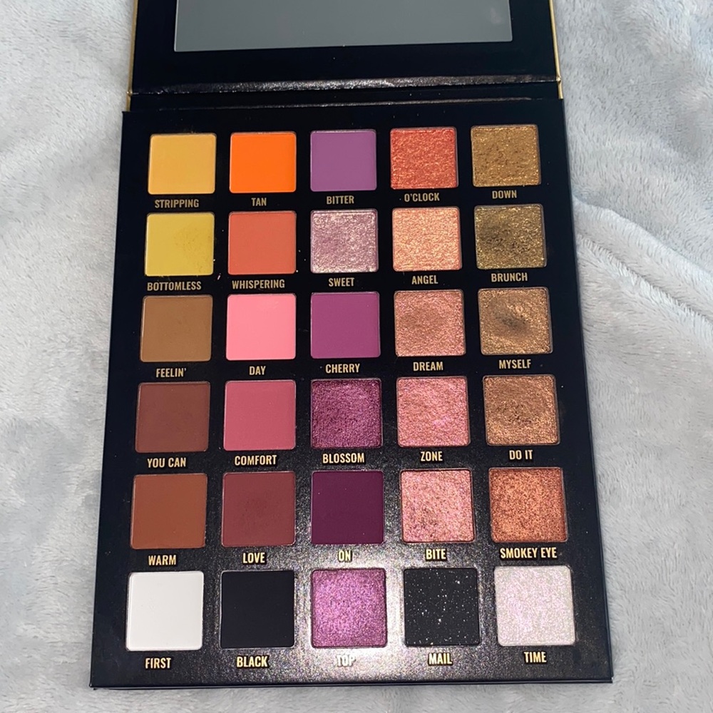 Sample Beauty The Equalizer II palette